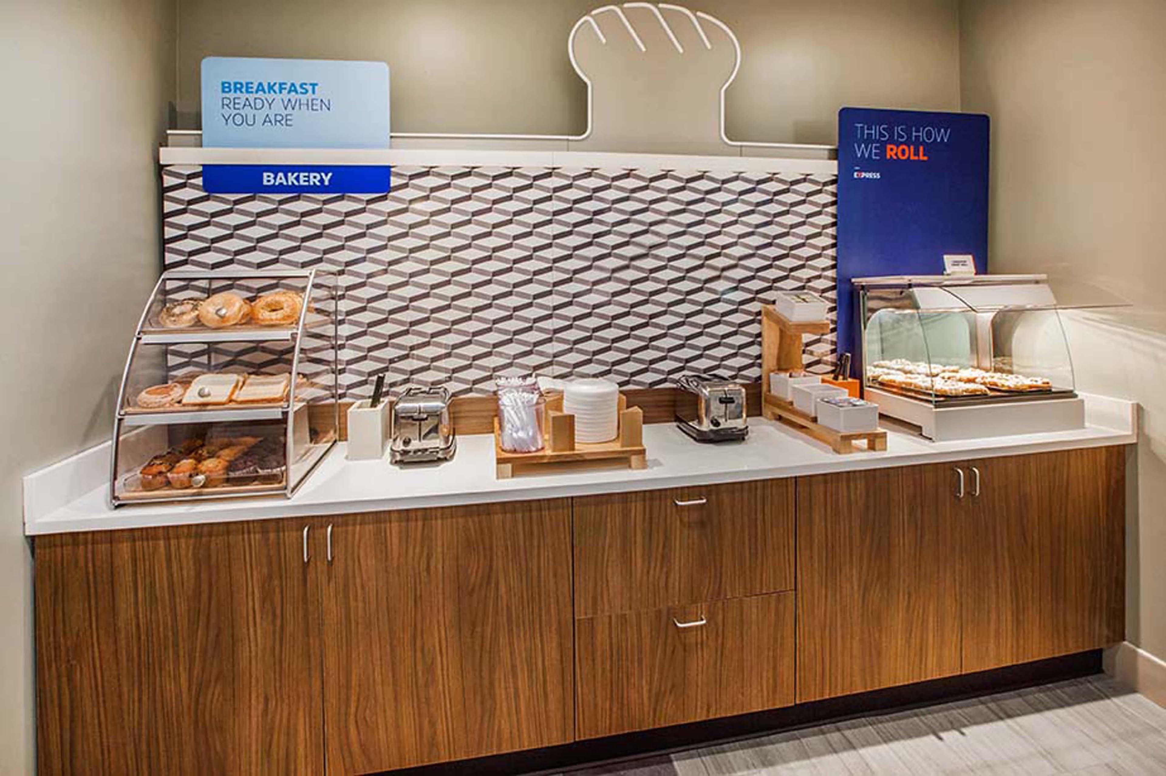 Holiday Inn Express Kansas City - At The Legends! By Ihg Bonner Springs Luaran gambar