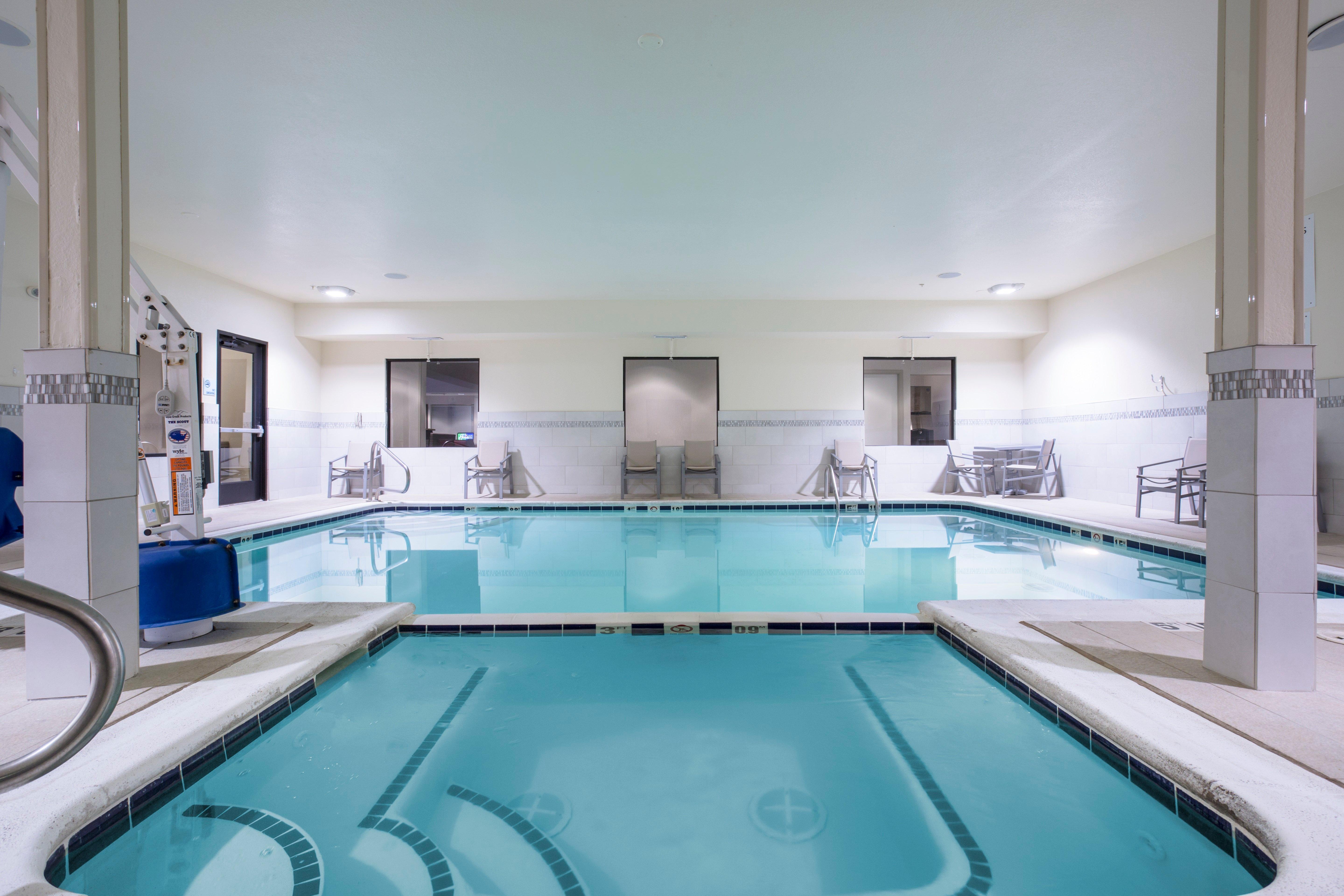 Holiday Inn Express Kansas City - At The Legends! By Ihg Bonner Springs Luaran gambar