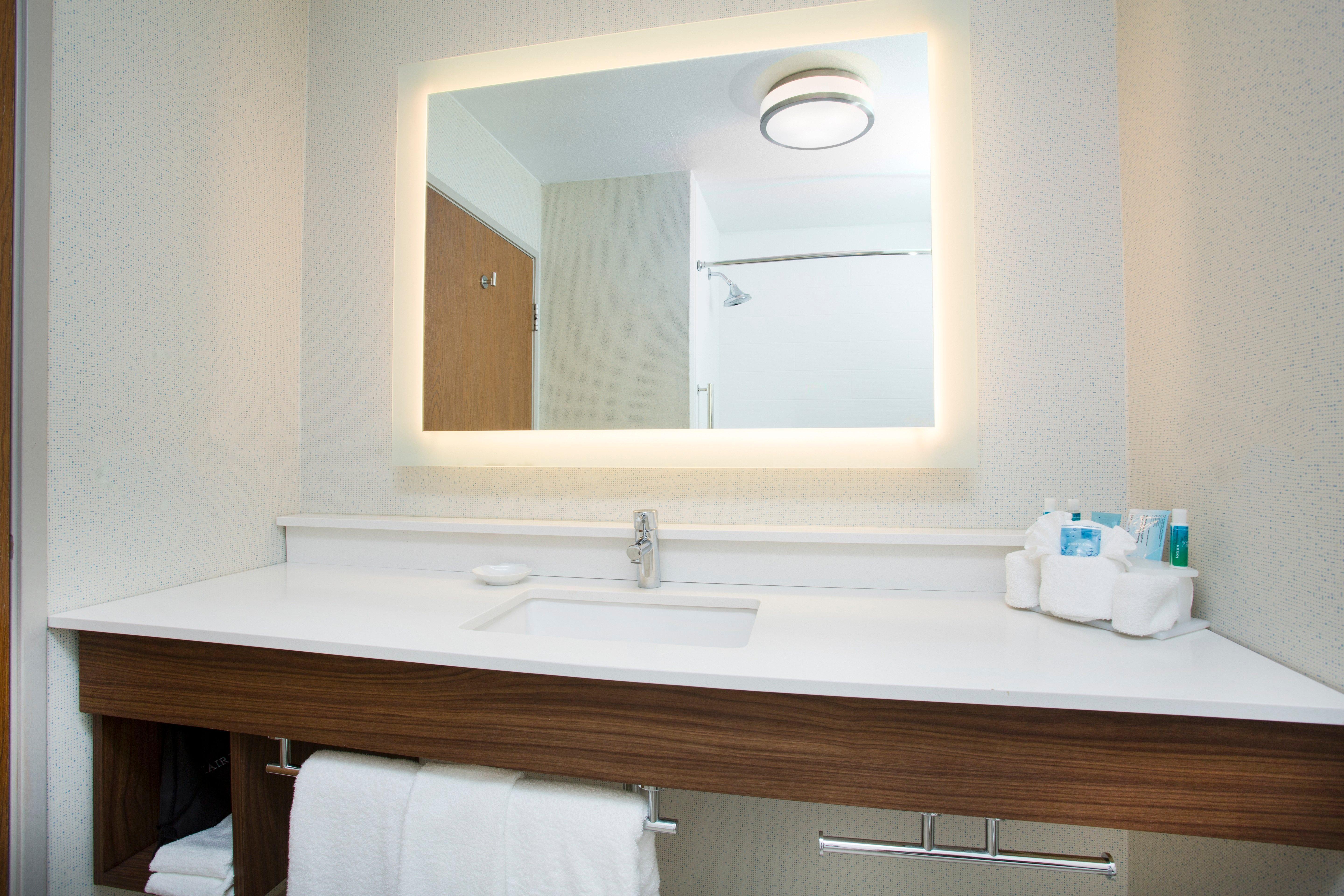 Holiday Inn Express Kansas City - At The Legends! By Ihg Bonner Springs Luaran gambar
