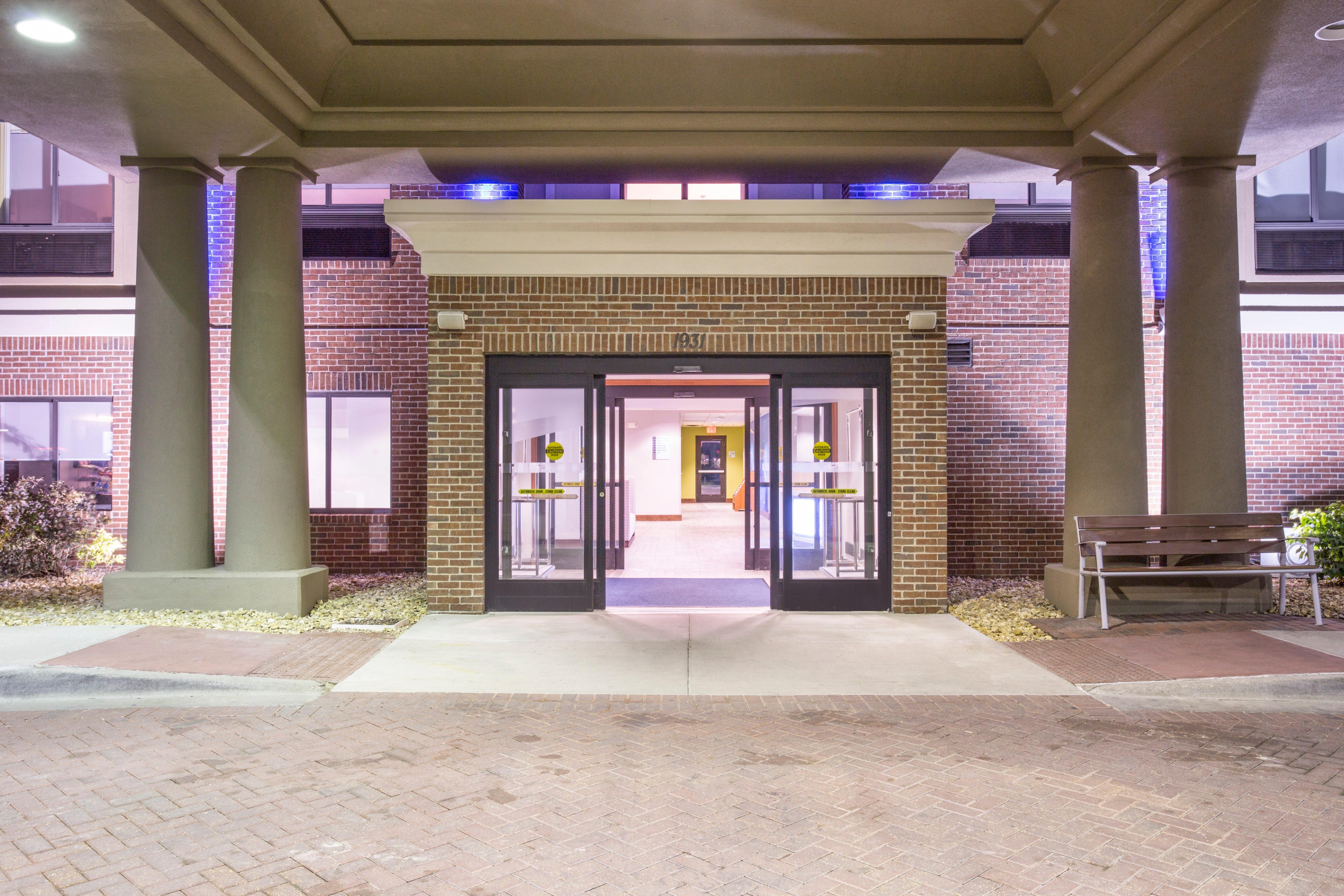 Holiday Inn Express Kansas City - At The Legends! By Ihg Bonner Springs Luaran gambar